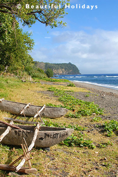 outrigger canoe on beach in tanna